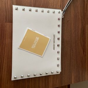 White Michael Kors Wristlet